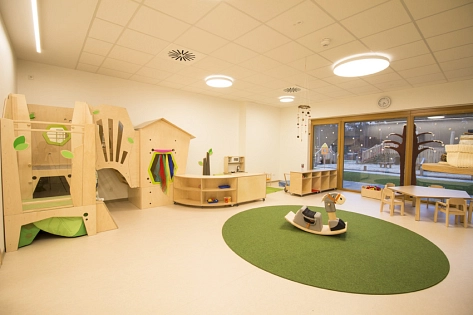 In Kindertagesstätten sind die Gruppenräume das Herzstück einer jeden Einrichtung und der tägliche Alltag mit den verschiedenen Facetten der Kinderbetreuung findet dort statt. © Krüssel Ingenieure